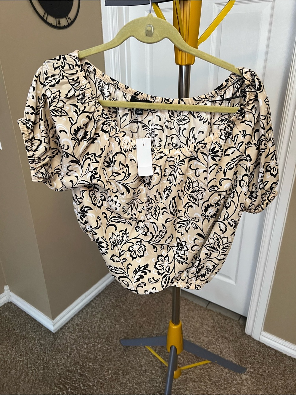 Ann Taylor Beige and Black Floral Puff-Sleeve Top